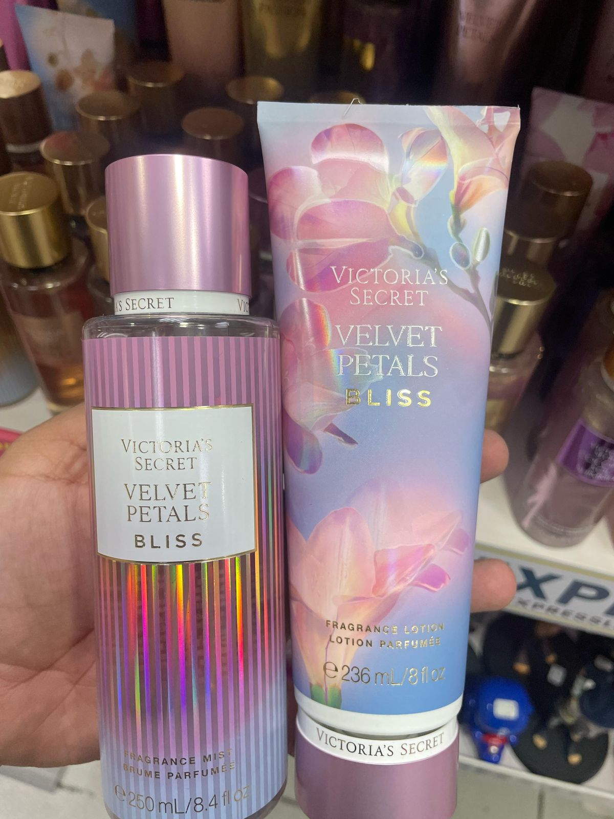Splash y crema valvet petals Bliss
