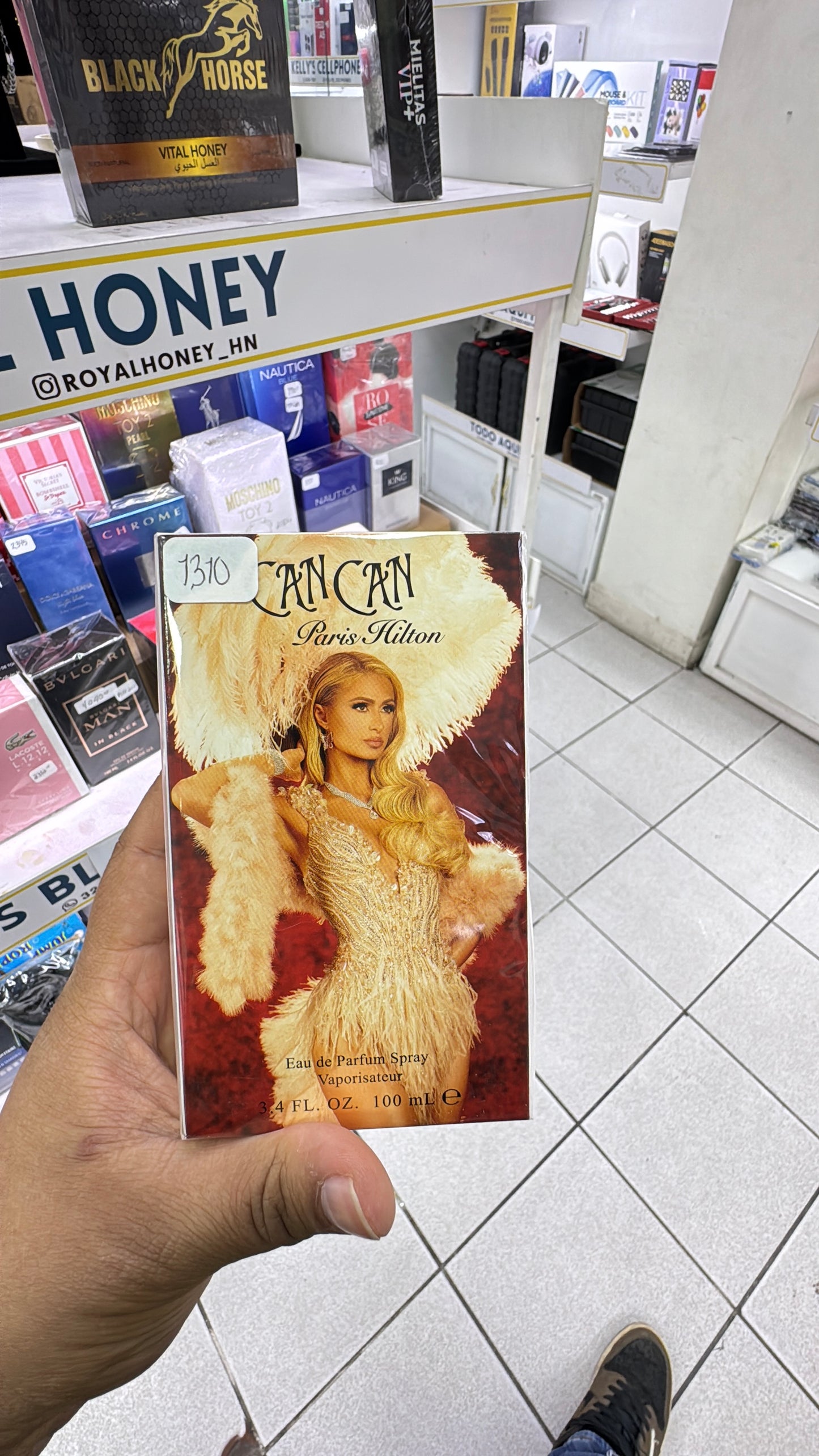 Paris hilton Can can